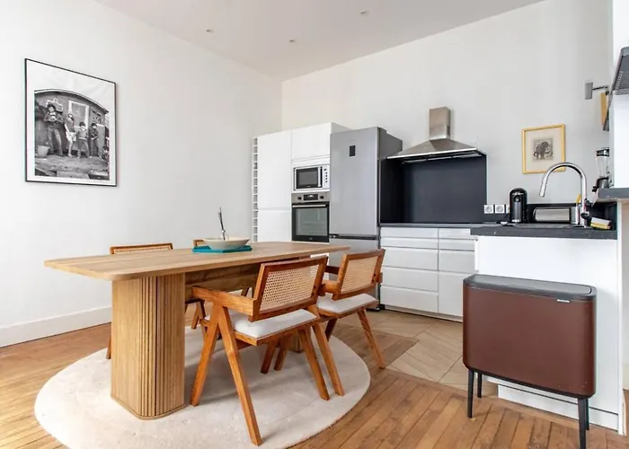 Very Chic Next To Trocadero And Eiffel Tower * パリ