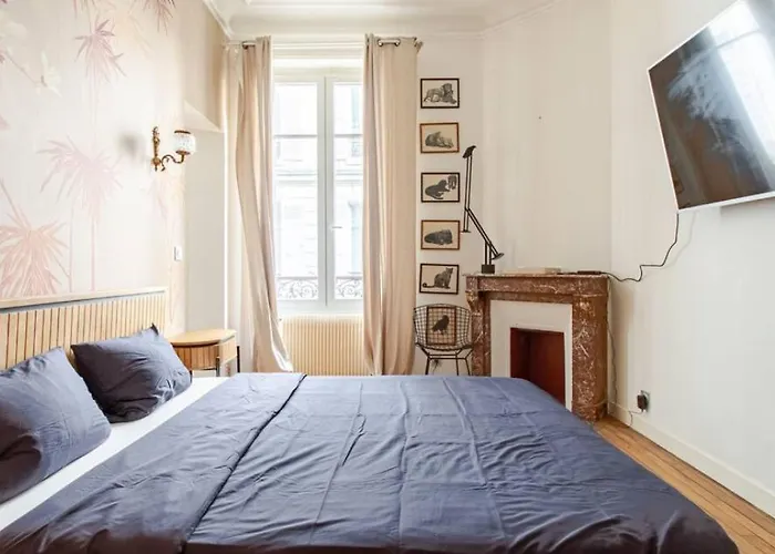 Very Chic Next To Trocadero And Eiffel Tower * パリ